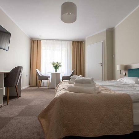 Bialy Gosciniec Hotel Ciechanow Bagian luar foto